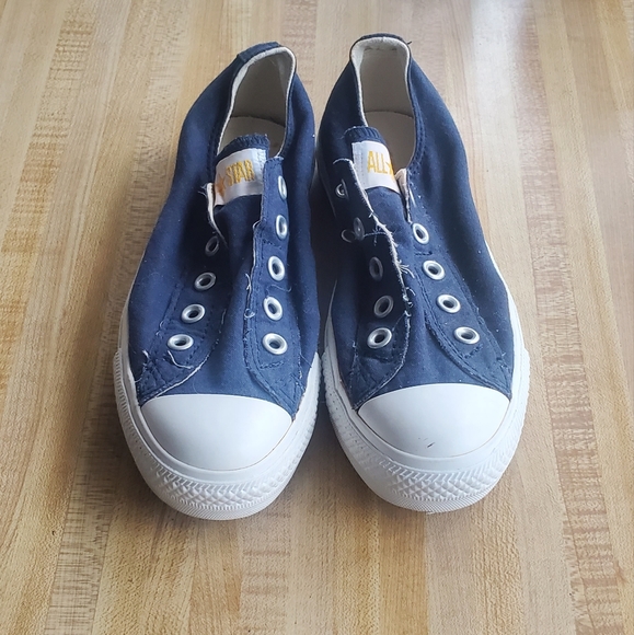 Converse Chuck Taylor Lo-Tops - Picture 2 of 7